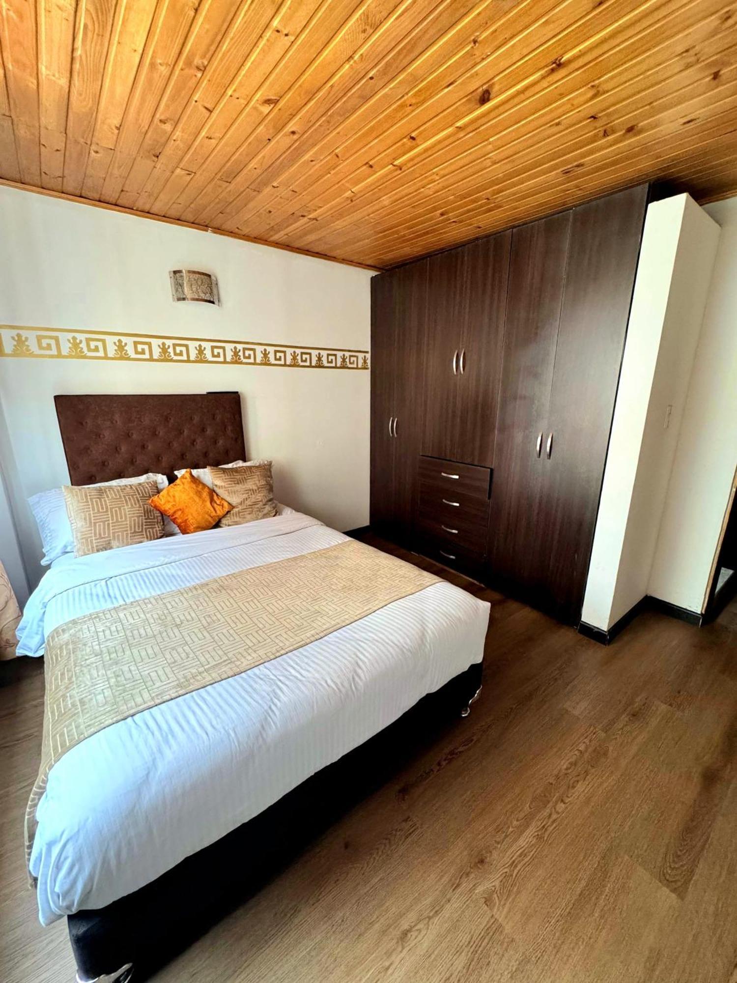 Hotel Oporto 83 Bogotá Esterno foto