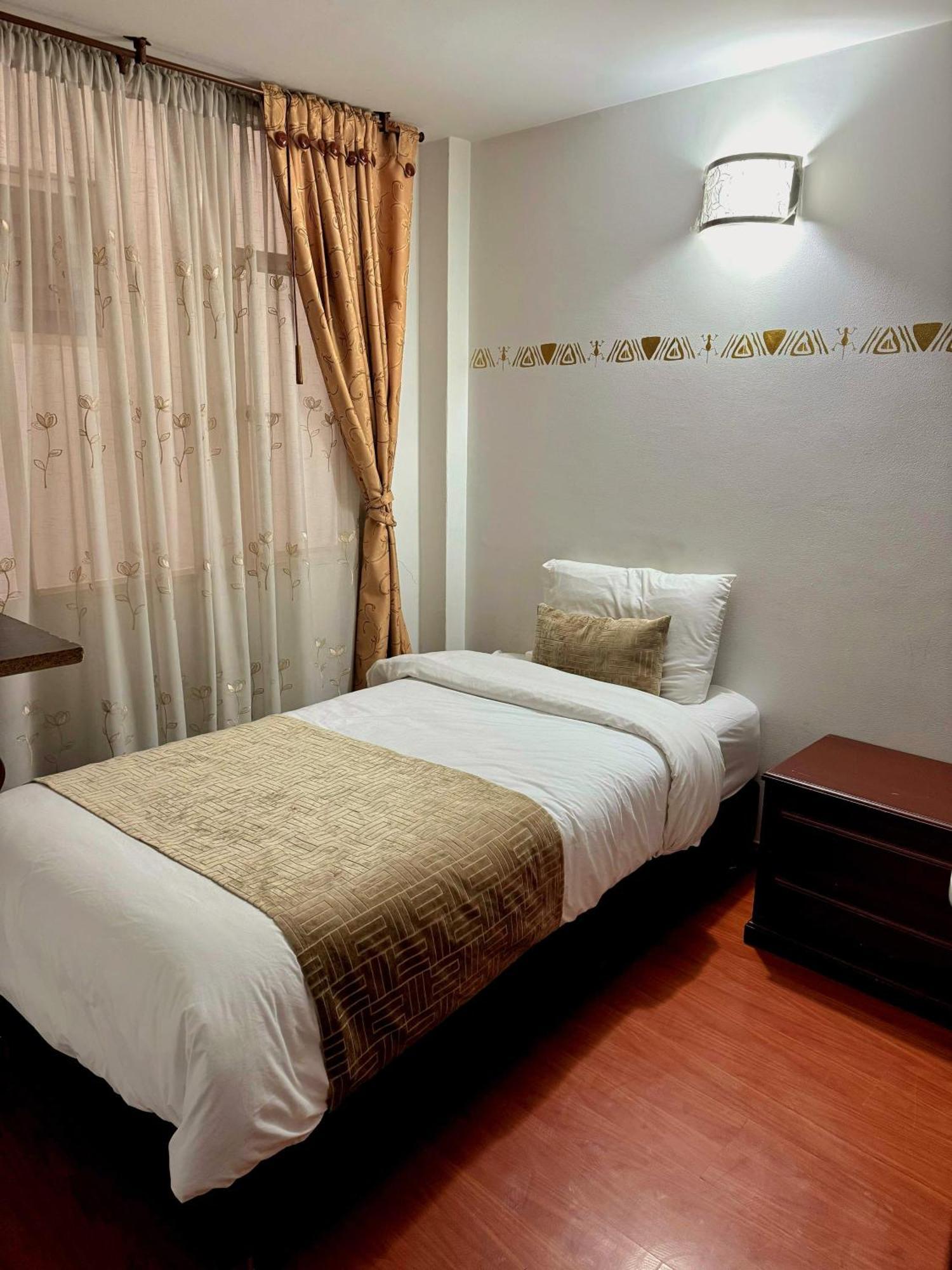 Hotel Oporto 83 Bogotá Esterno foto